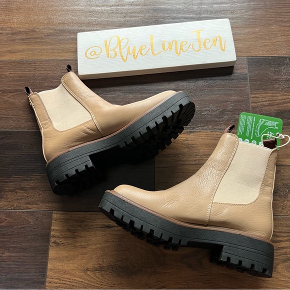 Sam Edelman Laguna Lug Sole Boots NWT - Picture 3 of 9